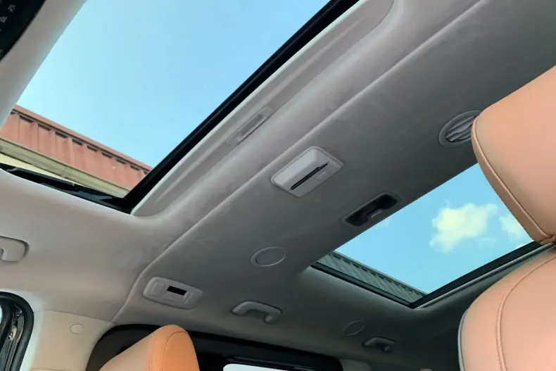 Hyundai STARIA din 2022 cu 65.930 km - oferta HYU157762 - foto 7