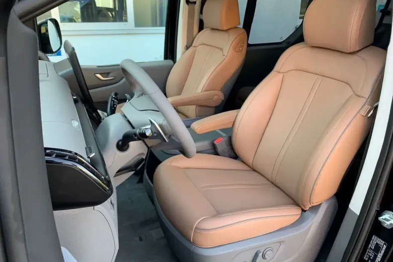 Hyundai STARIA din 2022 cu 65.930 km - oferta HYU157762 - foto 9