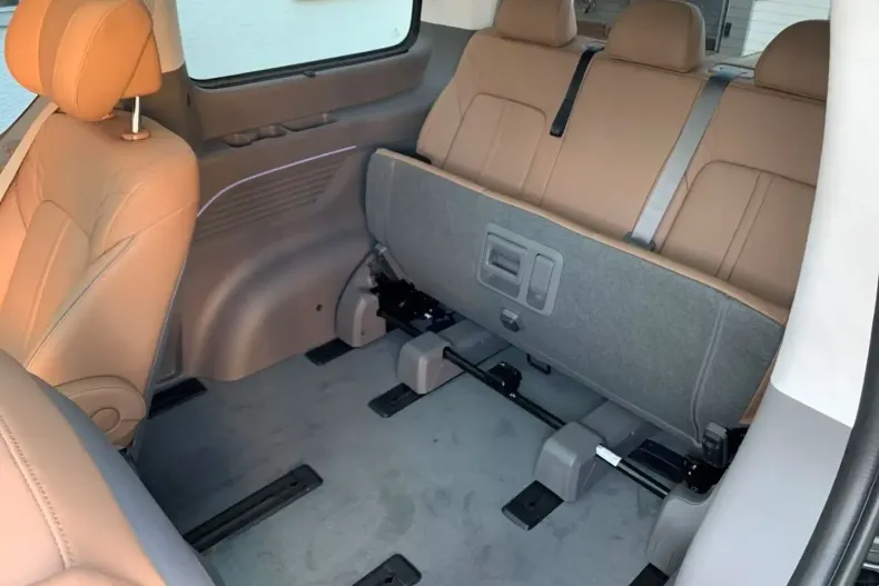 Hyundai STARIA din 2022 cu 65.930 km - oferta HYU157762 - foto 11