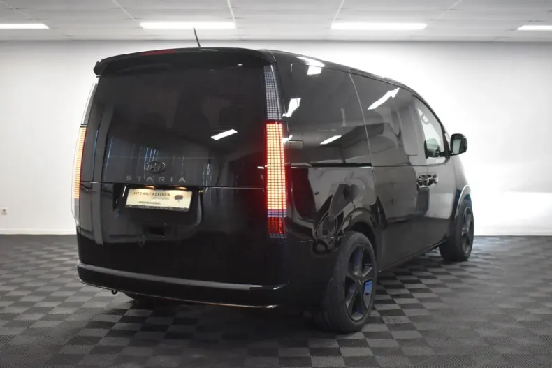 Hyundai STARIA din 2022 cu 41.499 km - oferta HYU157764 - foto 8