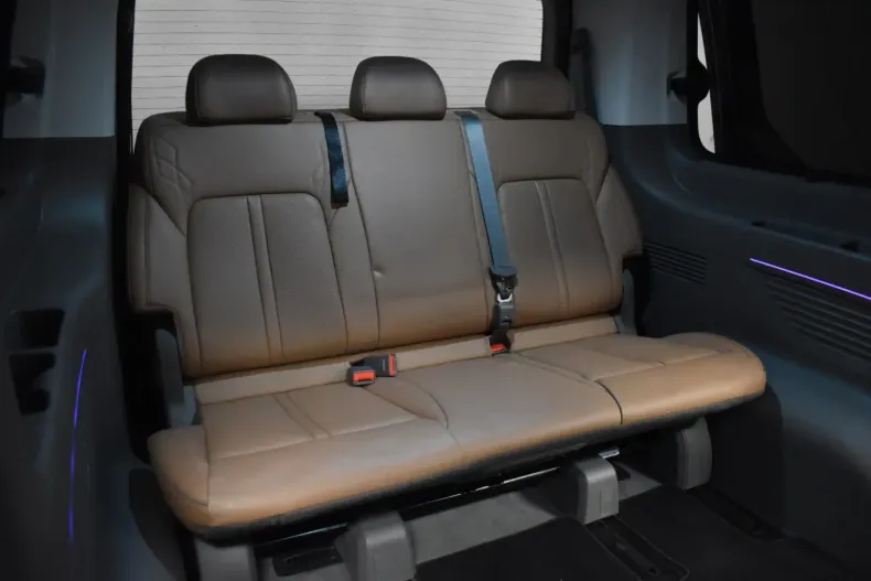 Hyundai STARIA din 2022 cu 41.499 km - oferta HYU157764 - foto 16