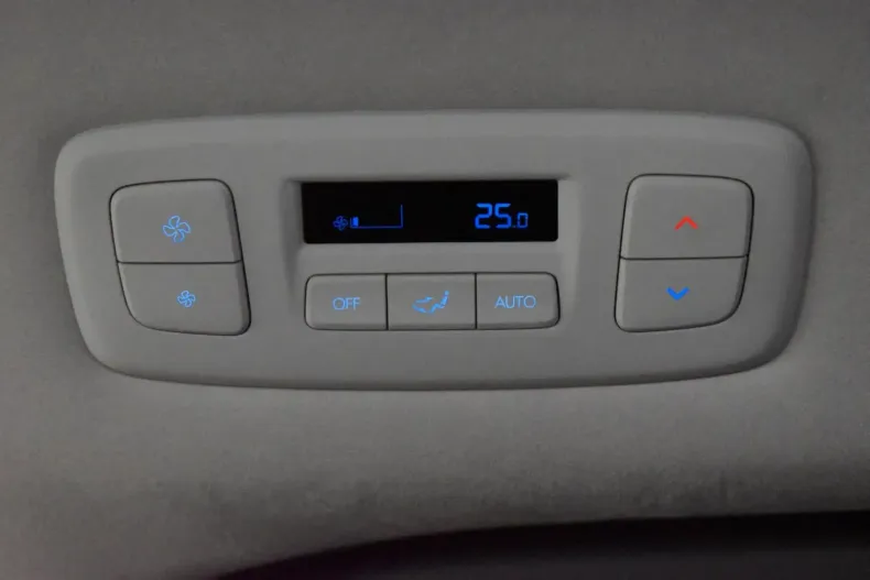 Hyundai STARIA din 2022 cu 41.499 km - oferta HYU157764 - foto 21