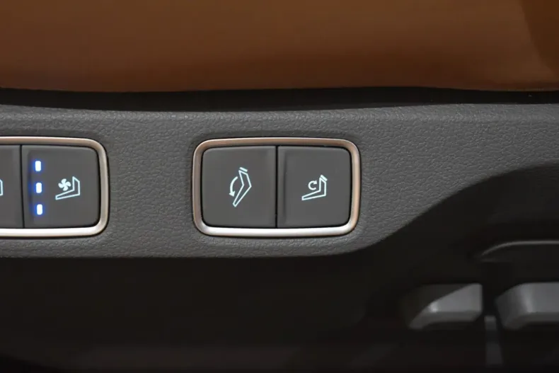 Hyundai STARIA din 2022 cu 41.499 km - oferta HYU157764 - foto 27