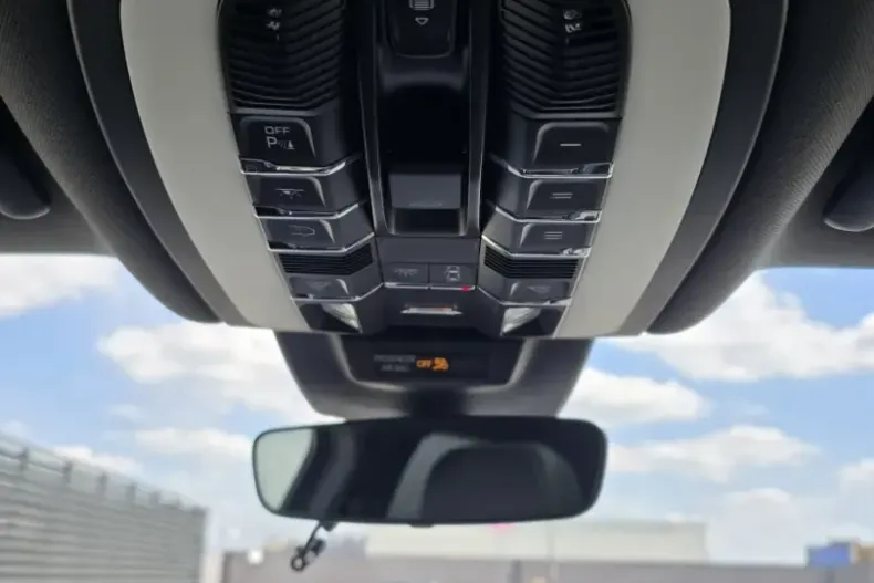 Porsche Macan din 2021 cu 45.000 km - oferta POR157768 - foto 4