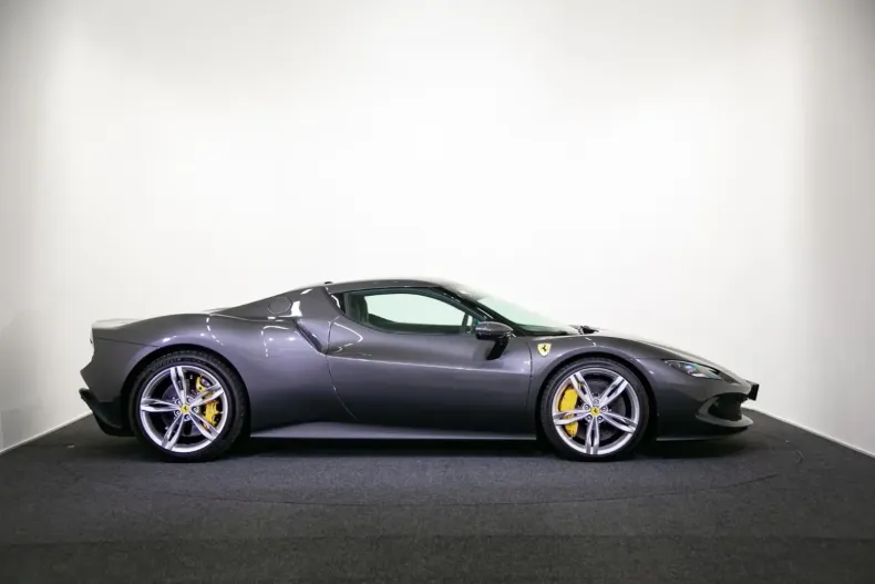 Ferrari 296 GTB din 2024 cu 3.000 km - oferta FER157780 - foto 5