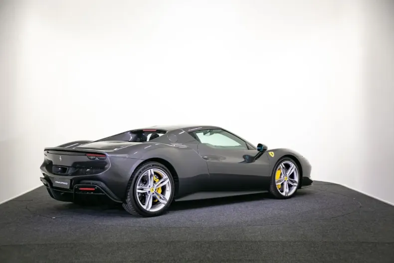 Ferrari 296 GTB din 2024 cu 3.000 km - oferta FER157780 - foto 6