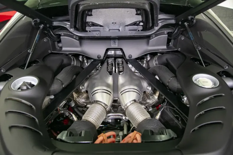 Ferrari 296 GTB din 2024 cu 3.000 km - oferta FER157780 - foto 10