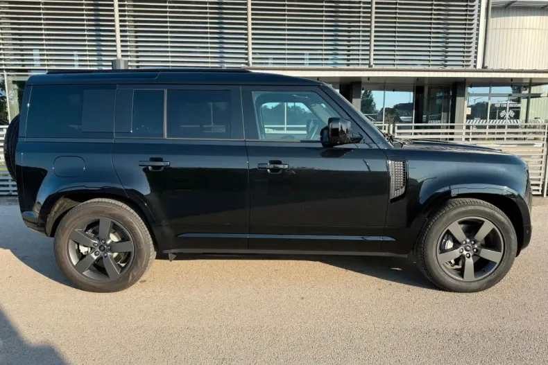 Land Rover Defender din 2025 cu 11.868 km - oferta LAN157781 - foto 6