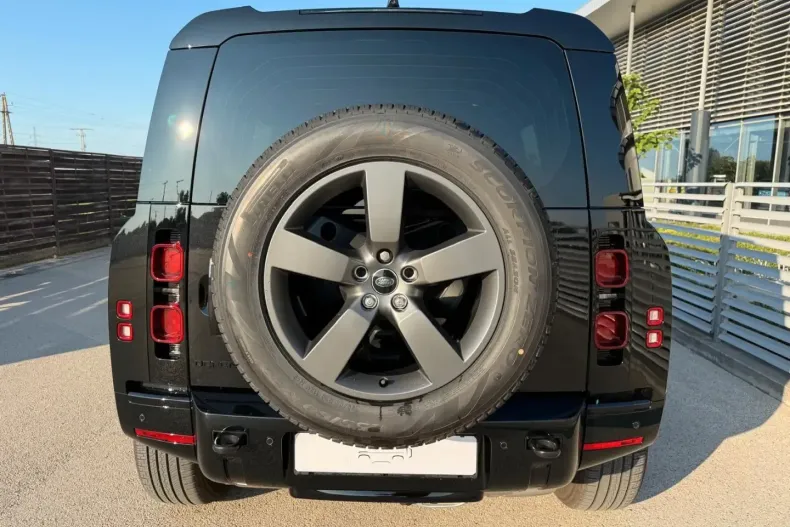 Land Rover Defender din 2025 cu 11.868 km - oferta LAN157781 - foto 11