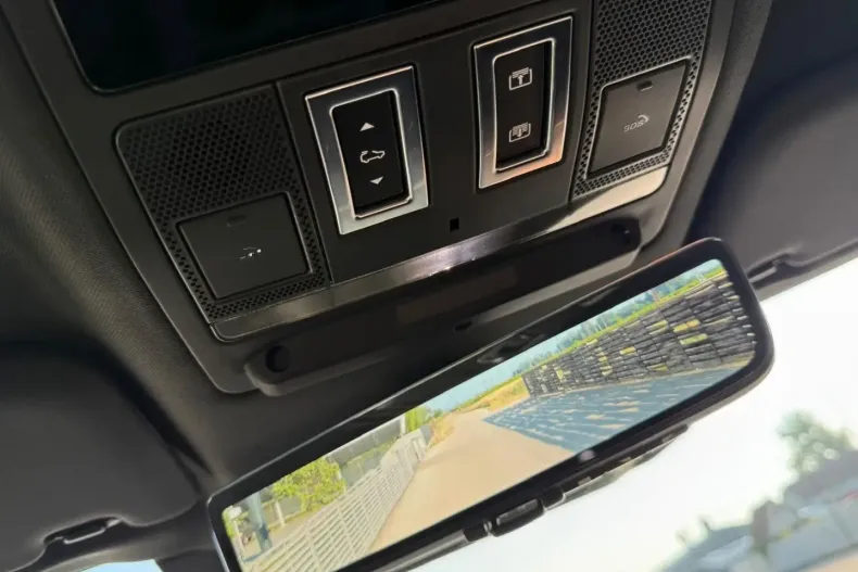 Land Rover Defender din 2025 cu 11.868 km - oferta LAN157781 - foto 22