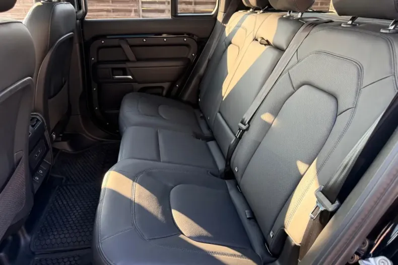 Land Rover Defender din 2025 cu 11.868 km - oferta LAN157781 - foto 23