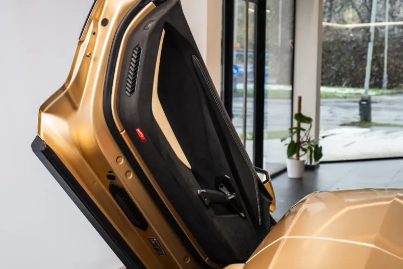 Lamborghini Revuelto din 2024 cu 5.500 km - oferta LAM157782 - foto 9