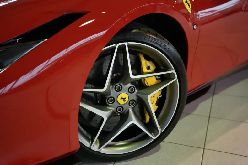 Ferrari F8 din 2023 cu 4.500 km - oferta FER157800 - foto 2