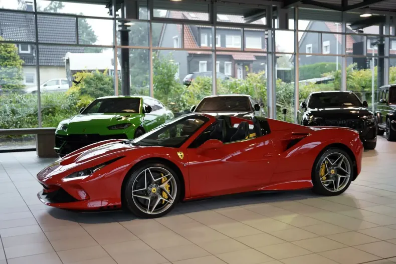 Ferrari F8 din 2023 cu 4.500 km - oferta FER157800 - foto 6