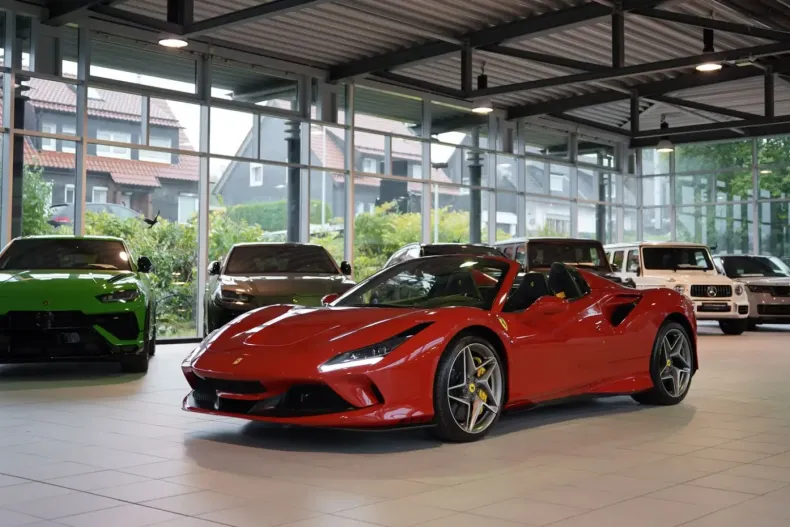 Ferrari F8 din 2023 cu 4.500 km - oferta FER157800 - foto 7