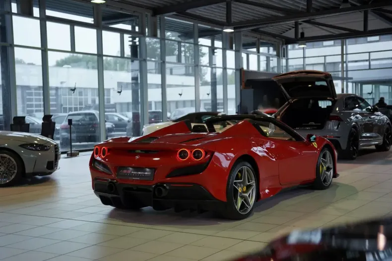 Ferrari F8 din 2023 cu 4.500 km - oferta FER157800 - foto 13