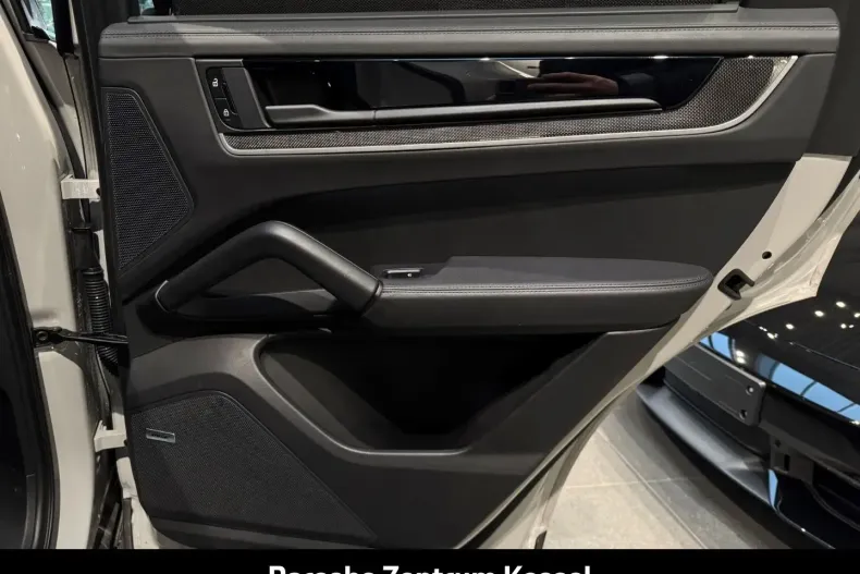 Porsche Cayenne din 2024 cu 21.900 km - oferta POR157812 - foto 40