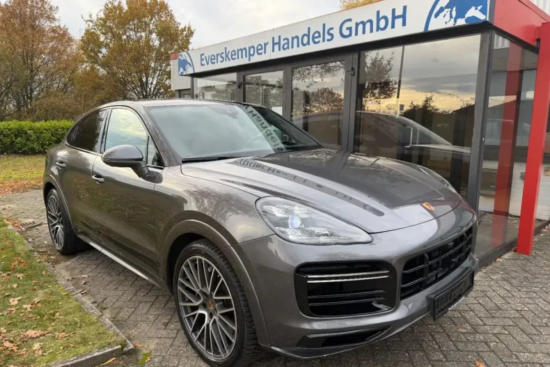 Porsche Cayenne din 2022 cu 46.700 km - oferta POR157814 - foto 1