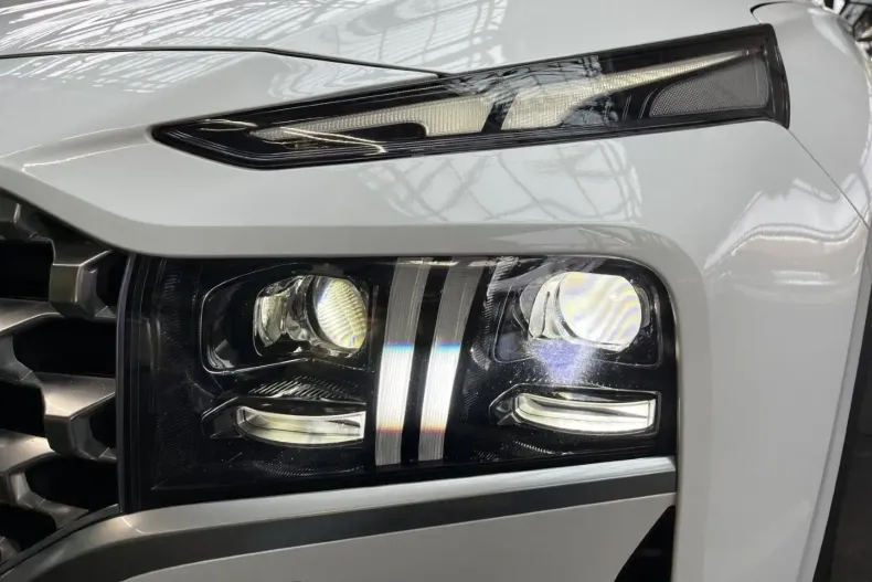 Hyundai SANTA FE din 2023 cu 52.127 km - oferta HYU157850 - foto 5