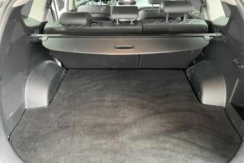 Hyundai SANTA FE din 2023 cu 52.127 km - oferta HYU157850 - foto 9