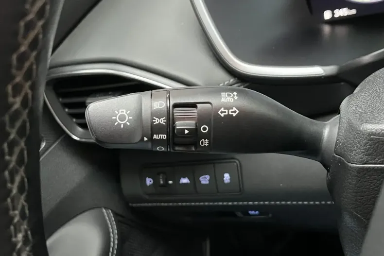 Hyundai SANTA FE din 2023 cu 52.127 km - oferta HYU157850 - foto 15