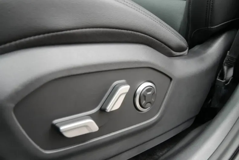 Hyundai SANTA FE din 2024 cu 14.990 km - oferta HYU157852 - foto 12