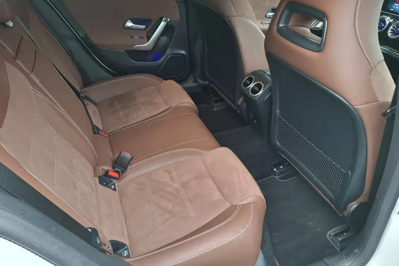 Mercedes-Benz CLA din 2023 cu 25.072 km - oferta MER157875 - foto 12