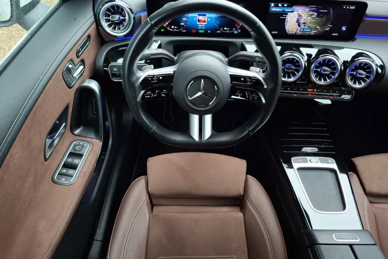 Mercedes-Benz CLA din 2023 cu 25.072 km - oferta MER157875 - foto 14