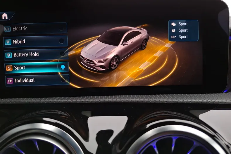 Mercedes-Benz CLA din 2023 cu 25.072 km - oferta MER157875 - foto 23