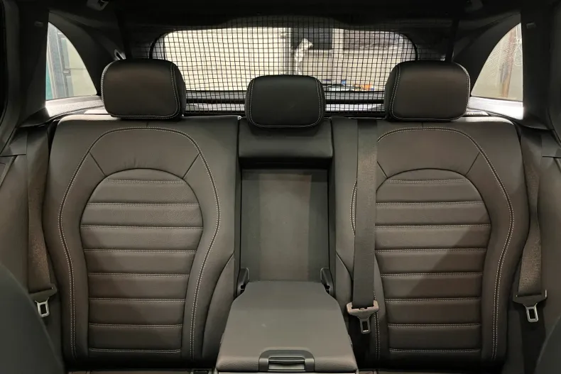 Mercedes-Benz C din 2021 cu 42.484 km - oferta MER157888 - foto 13