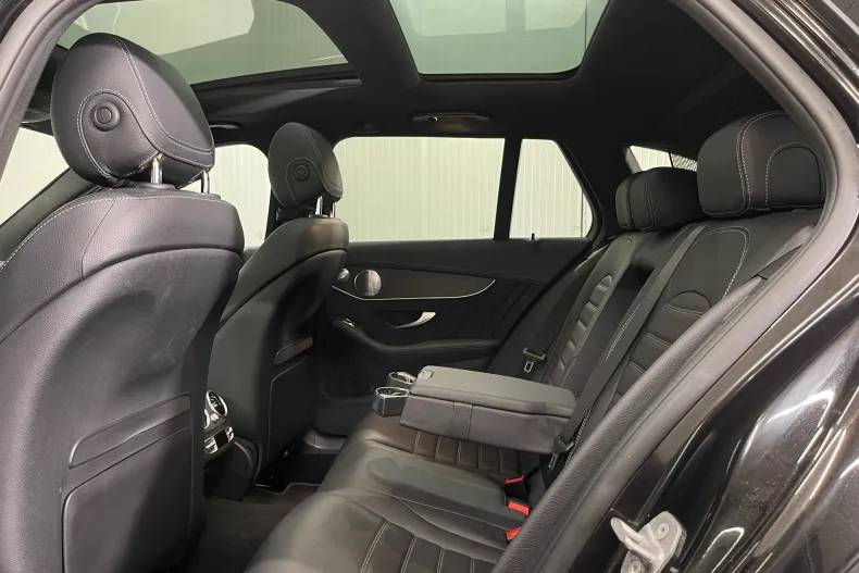 Mercedes-Benz C din 2021 cu 42.484 km - oferta MER157888 - foto 14