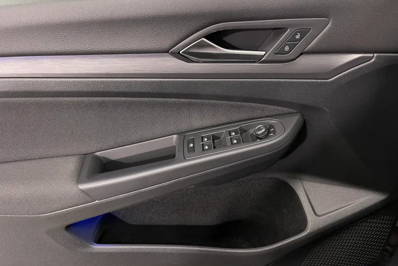 Volkswagen Golf din 2021 cu 55.628 km - oferta VOL157890 - foto 27