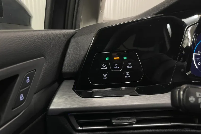 Volkswagen Golf din 2021 cu 55.628 km - oferta VOL157890 - foto 28