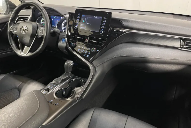 Toyota Camry din 2022 cu 53.993 km - oferta TOY157891 - foto 8