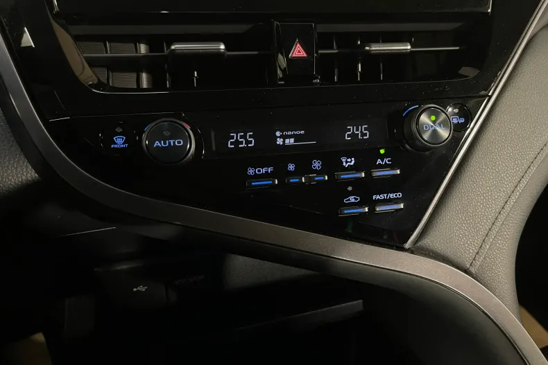 Toyota Camry din 2022 cu 53.993 km - oferta TOY157891 - foto 17