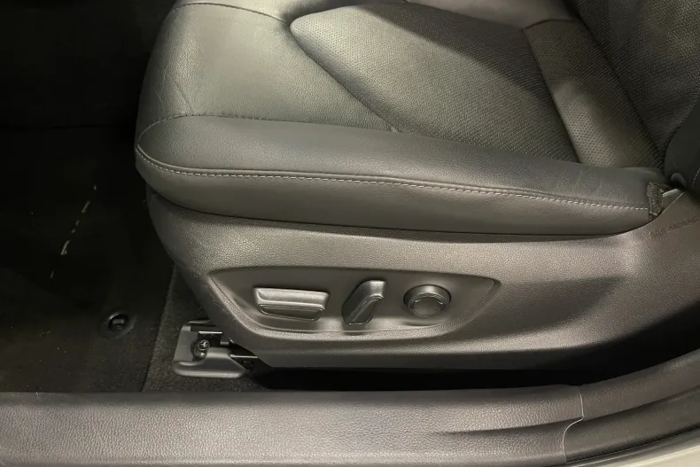 Toyota Camry din 2022 cu 53.993 km - oferta TOY157891 - foto 19