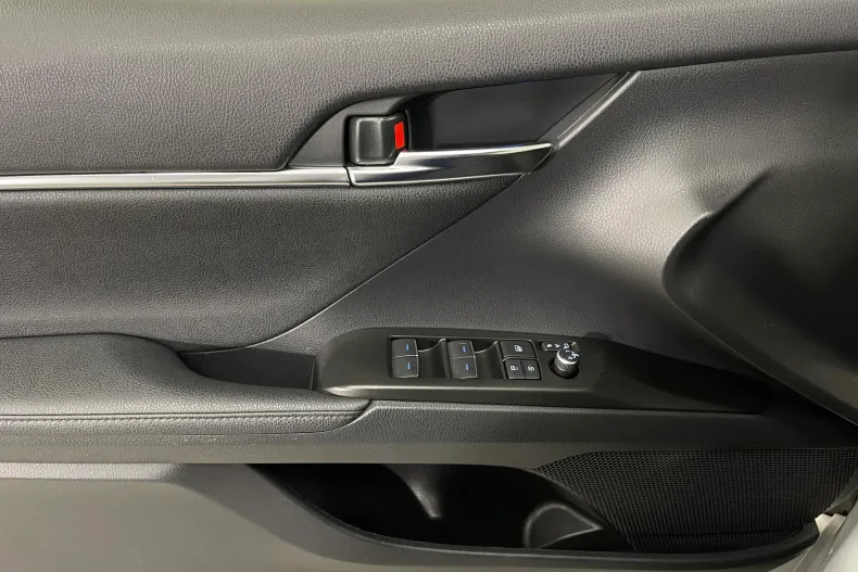 Toyota Camry din 2022 cu 53.993 km - oferta TOY157891 - foto 24