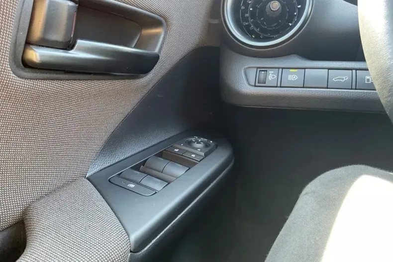 Toyota C-HR din 2024 cu 25.834 km - oferta TOY157893 - foto 12