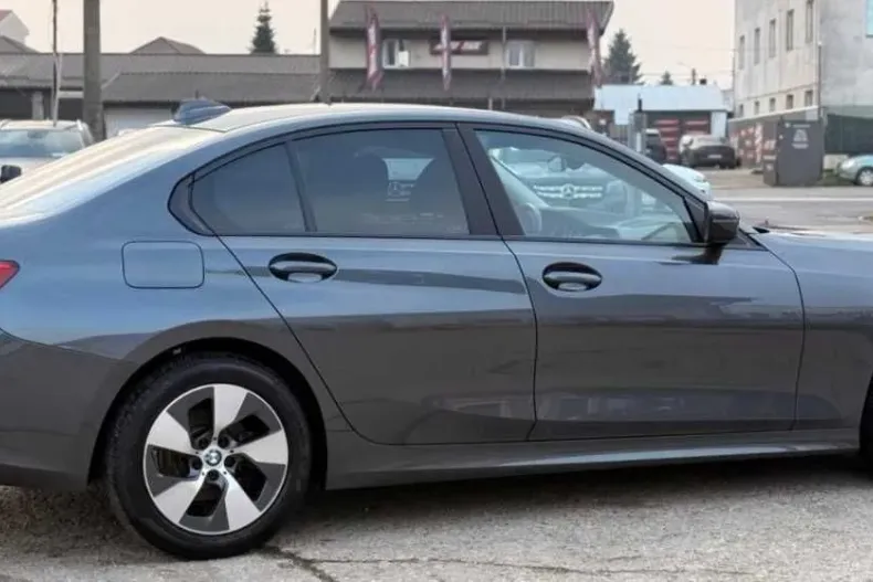 BMW Seria 3 din 2019 cu 72.000 km - oferta BMW157907 - foto 9