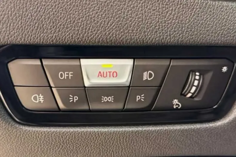 BMW Seria 3 din 2019 cu 72.000 km - oferta BMW157907 - foto 21