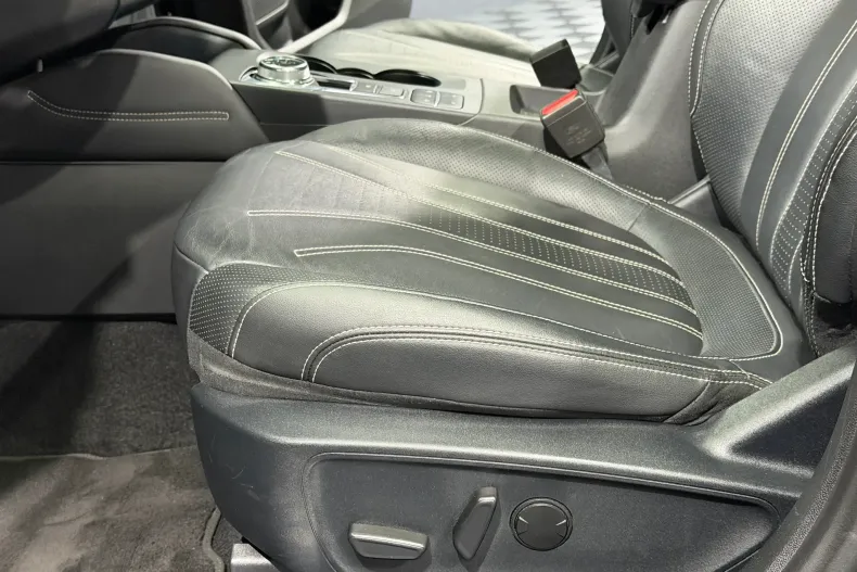 Ford Kuga din 2022 cu 146.555 km - oferta FOR157928 - foto 26