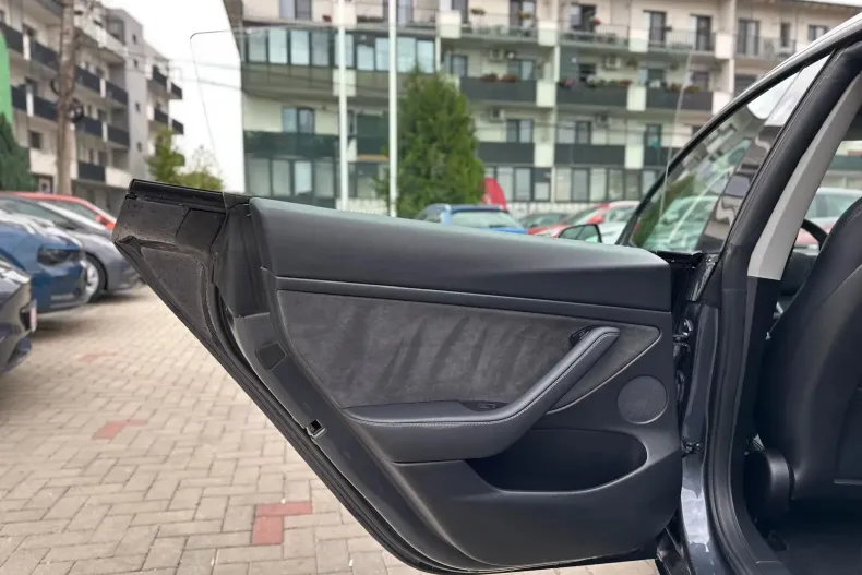 Tesla Model 3 din 2021 cu 69.014 km - oferta TES157929 - foto 37