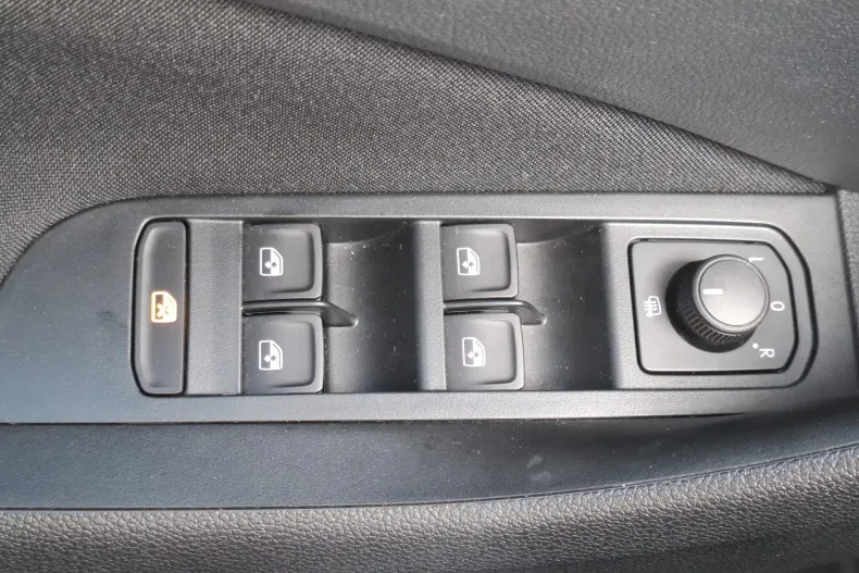 Skoda Kamiq din 2025 cu 18.457 km - oferta SKO157931 - foto 13