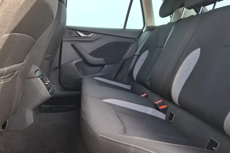 Skoda Kamiq din 2025 cu 18.457 km - oferta SKO157931 - foto 38