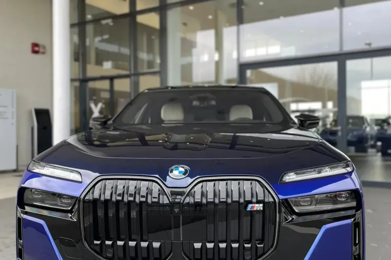 BMW M7 din 2025 cu 7 km - oferta BMW157937 - foto 3