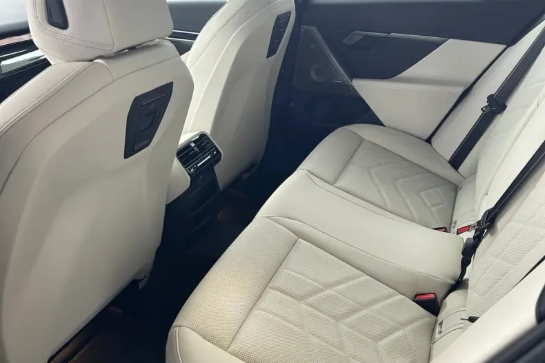 BMW Seria 5 din 2025 cu 7 km - oferta BMW157938 - foto 10