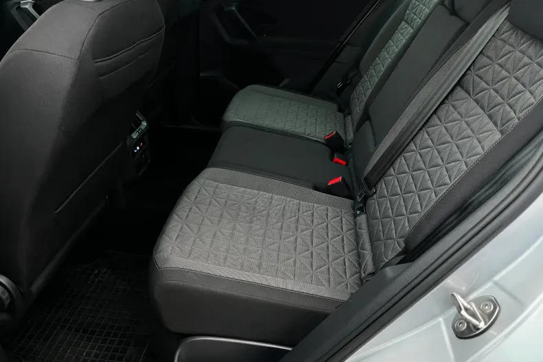 Volkswagen Tiguan din 2023 cu 43.556 km - oferta VOL157944 - foto 10