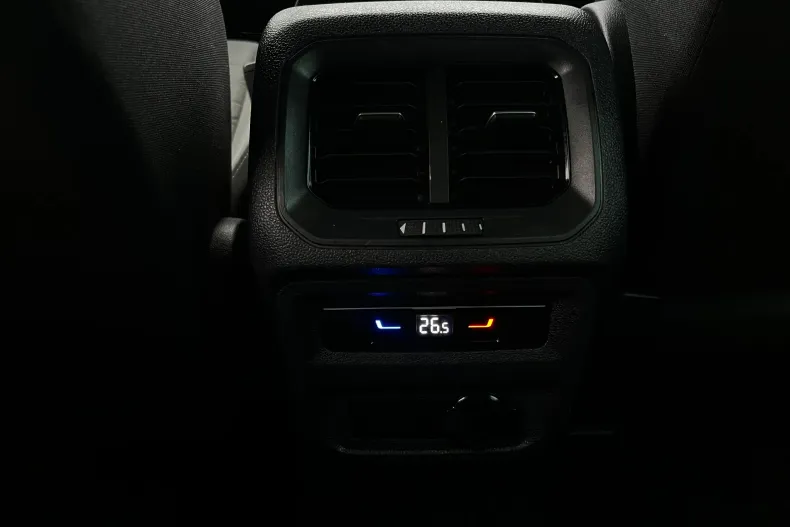 Volkswagen Tiguan din 2023 cu 43.556 km - oferta VOL157944 - foto 11