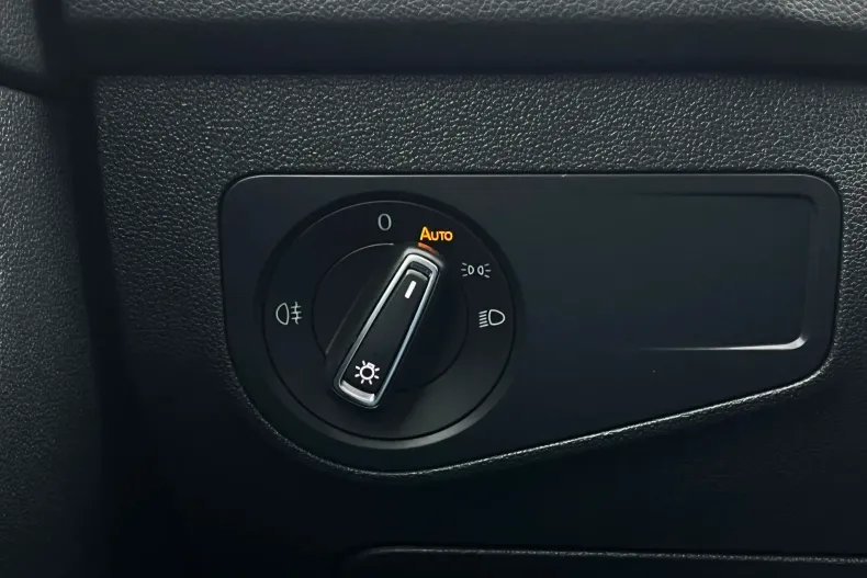 Volkswagen Tiguan din 2023 cu 43.556 km - oferta VOL157944 - foto 17