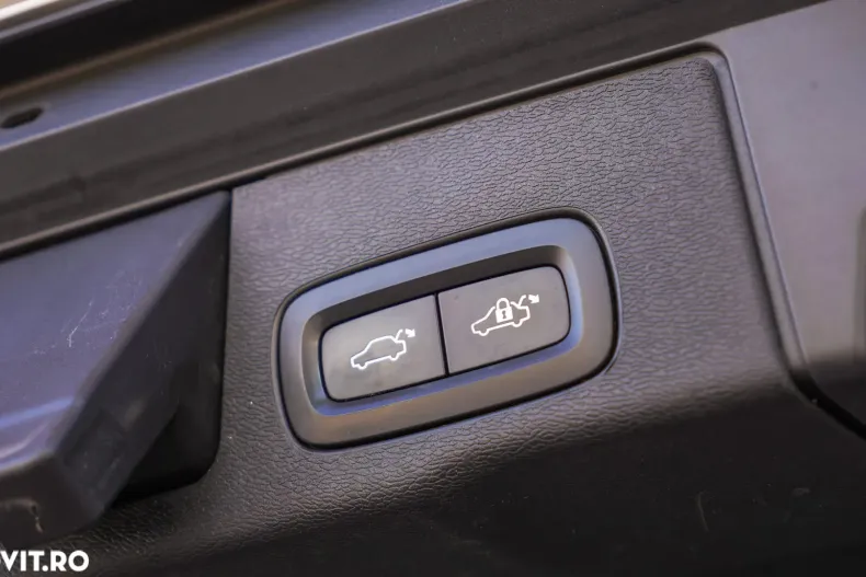 Volvo XC60 din 2019 cu 169.000 km - oferta VOL157952 - foto 27